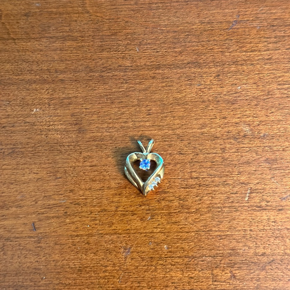 10K Diamond Pendant